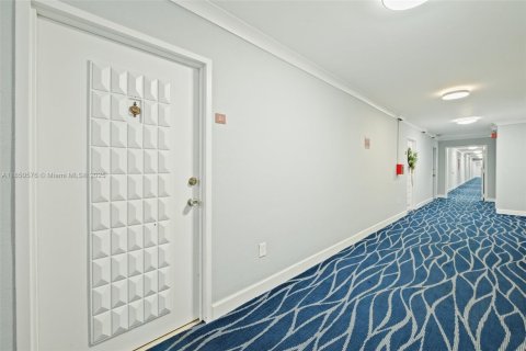 Condominio en venta en North Bay Village, Florida, 1 dormitorio, 87.33 m2 № 1854741 - foto 5