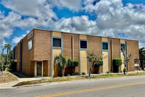 Propiedad comercial en Clearwater, Florida № 2099863