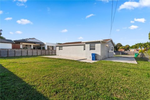 Casa en venta en Miami, Florida, 3 dormitorios, 107.3 m2 № 1480154 - foto 11