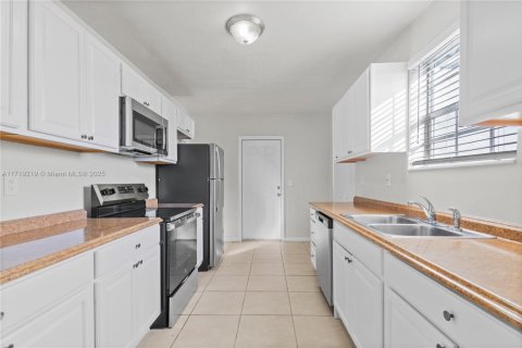 Casa en venta en Miami, Florida, 3 dormitorios, 107.3 m2 № 1480154 - foto 9