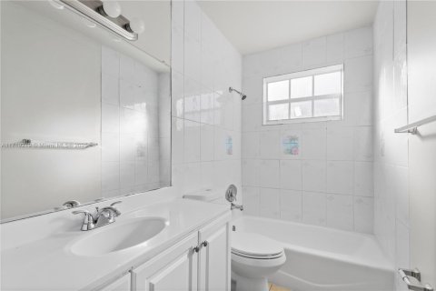 Casa en venta en Miami, Florida, 3 dormitorios, 107.3 m2 № 1480154 - foto 5