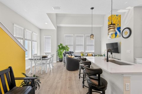 Touwnhouse à vendre à Sarasota, Floride: 3 chambres, 181.72 m2 № 2437223 - photo 3