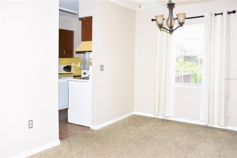 Condo in Lakeland, Florida, 2 bedrooms  № 2121095 - photo 7