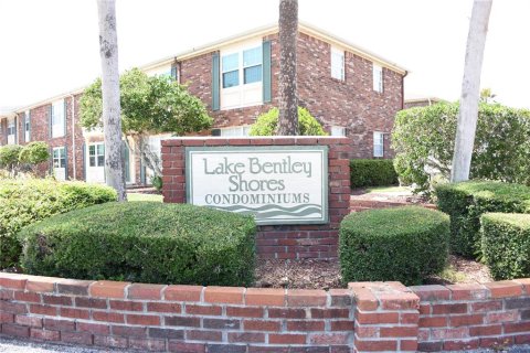 Condo in Lakeland, Florida, 2 bedrooms № 2121095