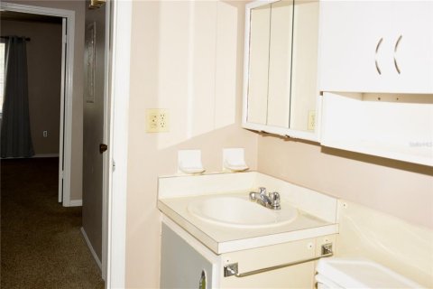 Condo in Lakeland, Florida, 2 bedrooms  № 2121095 - photo 21