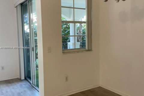 Condo in Aventura, Florida, 1 bedroom  № 2052933 - photo 12