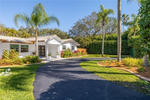 Villa ou maison à vendre à Miami, Floride: 4 chambres, 301.93 m2 № 2025580 - photo 5