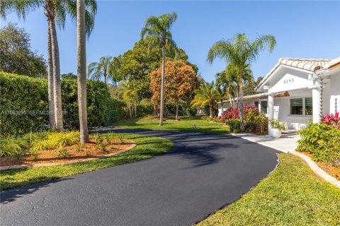 Villa ou maison à vendre à Miami, Floride: 4 chambres, 301.93 m2 № 2025580 - photo 4