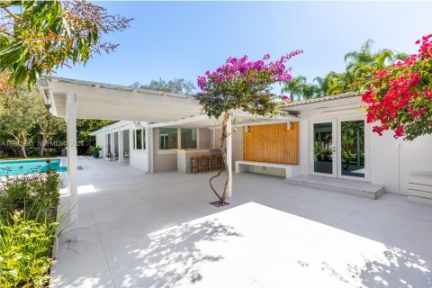 Villa ou maison à vendre à Miami, Floride: 4 chambres, 301.93 m2 № 2025580 - photo 11