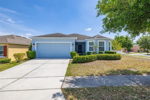 House in Haines City, Florida 3 bedrooms, 164.44 sq.m. № 2113275