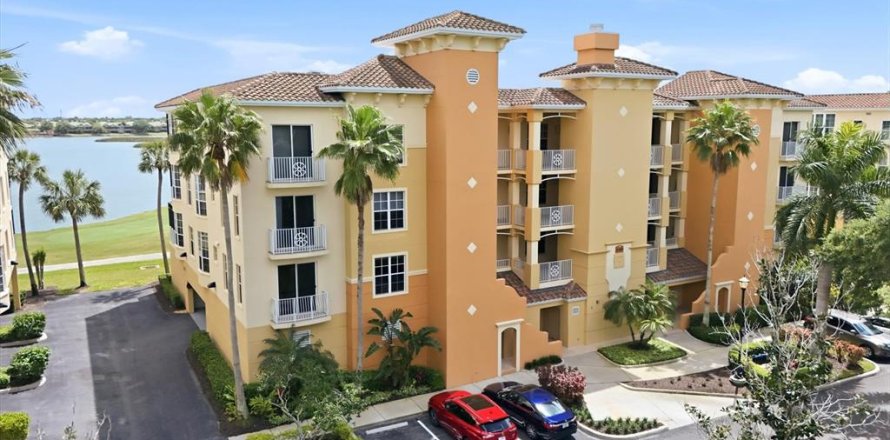 Condominio en Lakewood Ranch, Florida, 3 dormitorios № 2093156