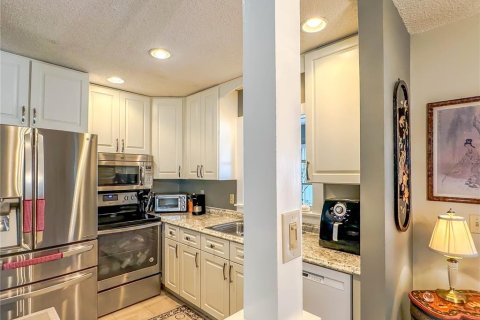 Condo in Sun City Center, Florida, 2 bedrooms  № 1338543 - photo 19