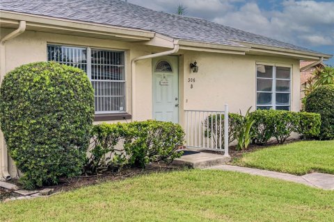 Condo in Sun City Center, Florida, 2 bedrooms  № 1338543 - photo 1