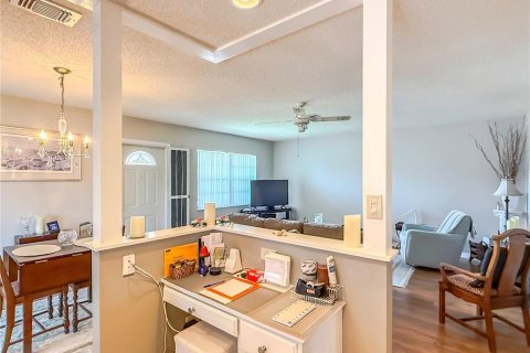 Condo in Sun City Center, Florida, 2 bedrooms  № 1338543 - photo 16