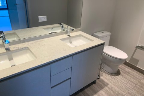 Copropriété à vendre à Miami, Floride: 2 chambres, 123.1 m2 № 2179833 - photo 29