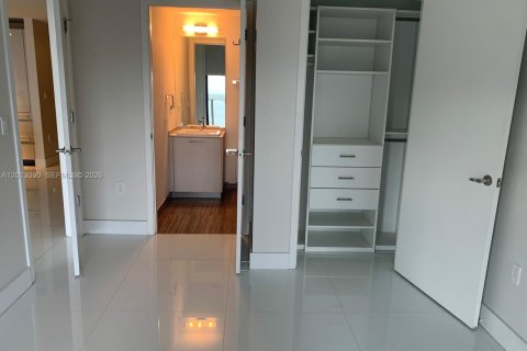 Copropriété à vendre à Miami, Floride: 2 chambres, 123.1 m2 № 2179833 - photo 17