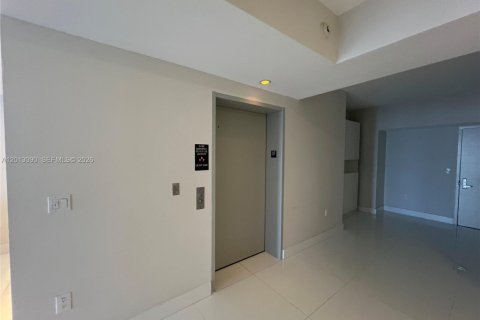 Copropriété à vendre à Miami, Floride: 2 chambres, 123.1 m2 № 2179833 - photo 12