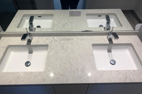 Copropriété à vendre à Miami, Floride: 2 chambres, 123.1 m2 № 2179833 - photo 27