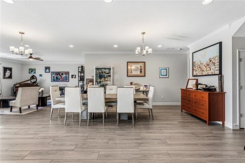 House in Davenport, Florida 6 bedrooms, 390 sq.m. № 2143791 - photo 7