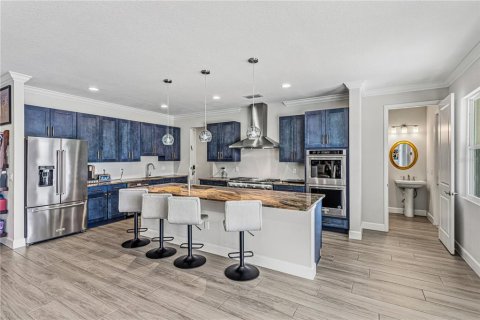 House in Davenport, Florida 6 bedrooms, 390 sq.m. № 2143791 - photo 9