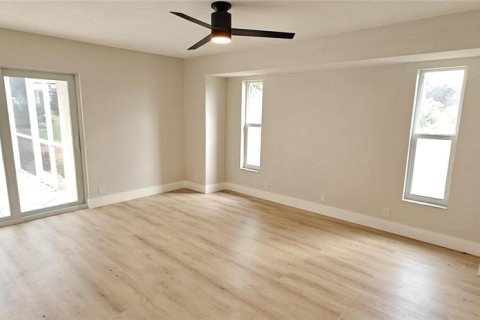 House in Port Charlotte, Florida 4 bedrooms, 205.13 sq.m. № 2131361 - photo 7