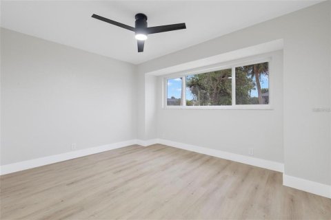 House in Port Charlotte, Florida 4 bedrooms, 205.13 sq.m. № 2131361 - photo 9