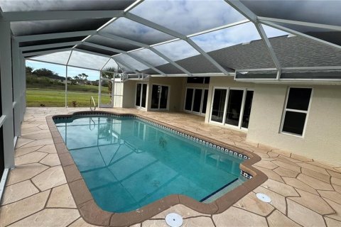 House in Port Charlotte, Florida 4 bedrooms, 205.13 sq.m. № 2131361 - photo 11