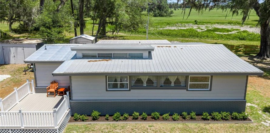 House in Dunnellon, Florida 2 bedrooms, 113.81 sq.m. № 2166865