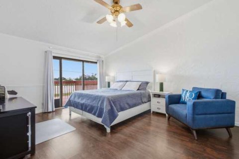Townhouse in West Palm Beach, Florida 3 bedrooms, 167.22 sq.m. № 2390071 - photo 20