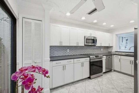 Townhouse in West Palm Beach, Florida 3 bedrooms, 167.22 sq.m. № 2390071 - photo 7