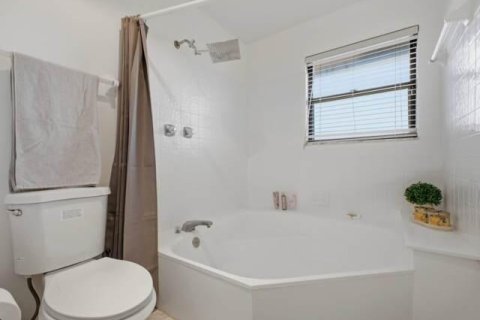 Townhouse in West Palm Beach, Florida 3 bedrooms, 167.22 sq.m. № 2390071 - photo 23