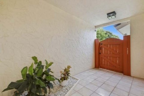 Townhouse in West Palm Beach, Florida 3 bedrooms, 167.22 sq.m. № 2390071 - photo 4