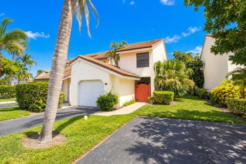Townhouse in West Palm Beach, Florida 3 bedrooms, 167.22 sq.m. № 2390071