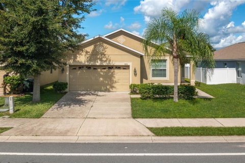 House in Lakeland, Florida 4 bedrooms, 172.89 sq.m. № 1900762 - photo 1