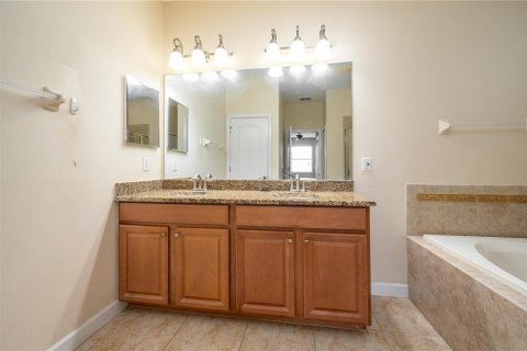 House in Lakeland, Florida 4 bedrooms, 172.89 sq.m. № 1900762 - photo 13