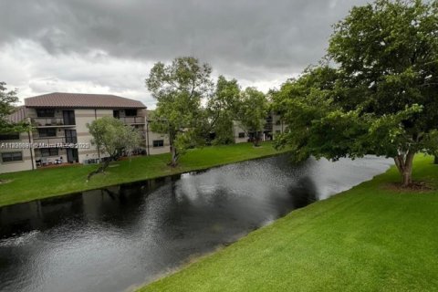 Condominio en venta en Sunrise, Florida, 2 dormitorios, 91.6 m2 № 1950682 - foto 30