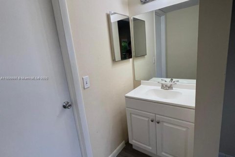 Condominio en venta en Sunrise, Florida, 2 dormitorios, 91.6 m2 № 1950682 - foto 23