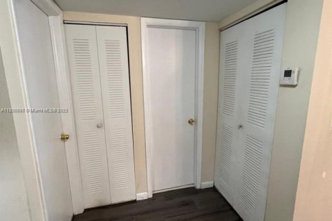 Condominio en venta en Sunrise, Florida, 2 dormitorios, 91.6 m2 № 1950682 - foto 26