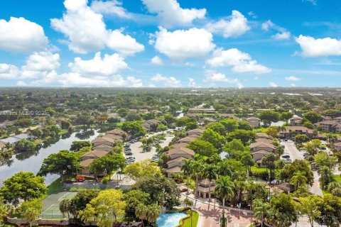 Condominio en venta en Sunrise, Florida, 2 dormitorios, 91.6 m2 № 1950682 - foto 11