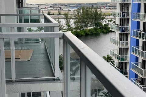 Condo à Miami, Floride, 2 chambres  № 1947005