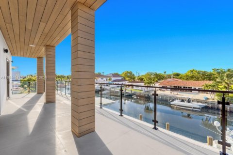 Купить виллу или дом в Норт-Майами, Флорида 6 спален, 412.58м2, № 2027785 - фото 14