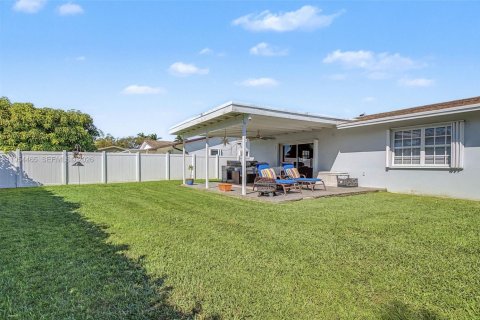 Villa ou maison à vendre à Cutler Bay, Floride: 4 chambres, 210.52 m2 № 2011757 - photo 23