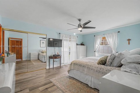 Casa en venta en Cutler Bay, Florida, 4 dormitorios, 210.52 m2 № 2011757 - foto 9