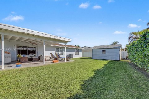 Casa en venta en Cutler Bay, Florida, 4 dormitorios, 210.52 m2 № 2011757 - foto 19