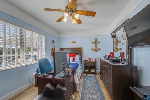 Casa en venta en Cutler Bay, Florida, 4 dormitorios, 210.52 m2 № 2011757 - foto 14