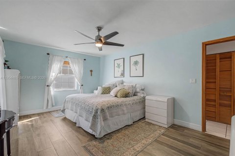 Casa en venta en Cutler Bay, Florida, 4 dormitorios, 210.52 m2 № 2011757 - foto 10