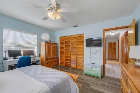 Casa en venta en Cutler Bay, Florida, 4 dormitorios, 210.52 m2 № 2011757 - foto 13