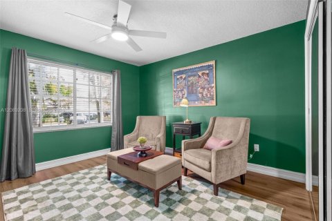 Casa en venta en Miami, Florida, 4 dormitorios, 220.18 m2 № 2344186 - foto 27
