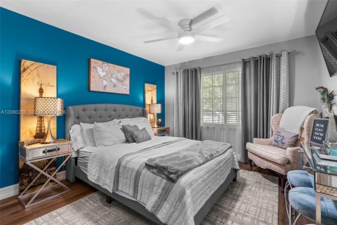 Casa en venta en Miami, Florida, 4 dormitorios, 220.18 m2 № 2344186 - foto 22