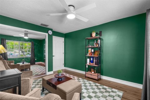 Casa en venta en Miami, Florida, 4 dormitorios, 220.18 m2 № 2344186 - foto 28